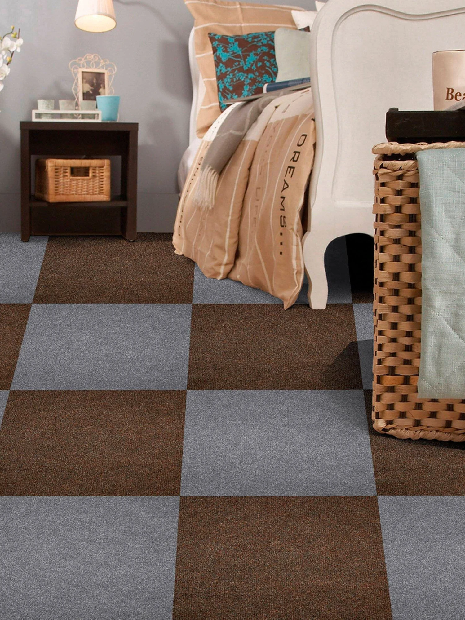 Teppichbodenfliese, Silber 3 Teppichbodenfliese, Silber