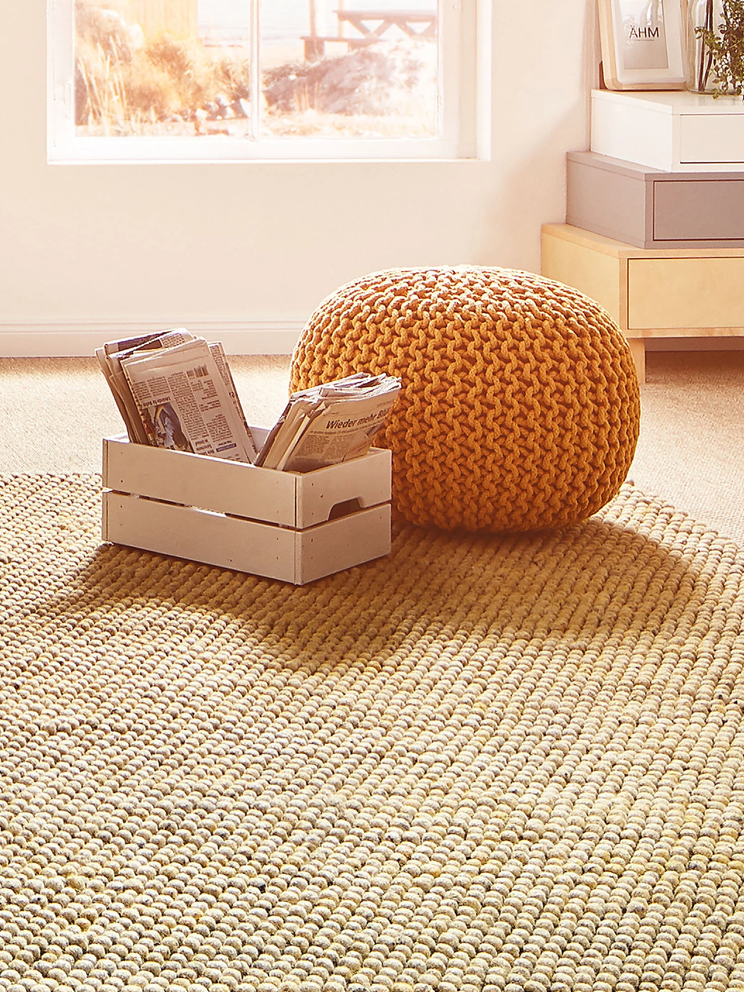 Strick-Pouf, Yellow 3 Strick-Pouf, Yellow