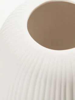 Vase, Weiss -Heimtextildekoration Sinya Vase Creme Weiss 13x13x172C9 lup1