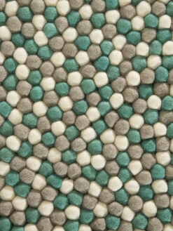 Filzkugel-Teppich, Green 9 Filzkugel-Teppich, Green -Heimtextildekoration Smedby FilzkugelTeppich Gruen Green 200rund lup